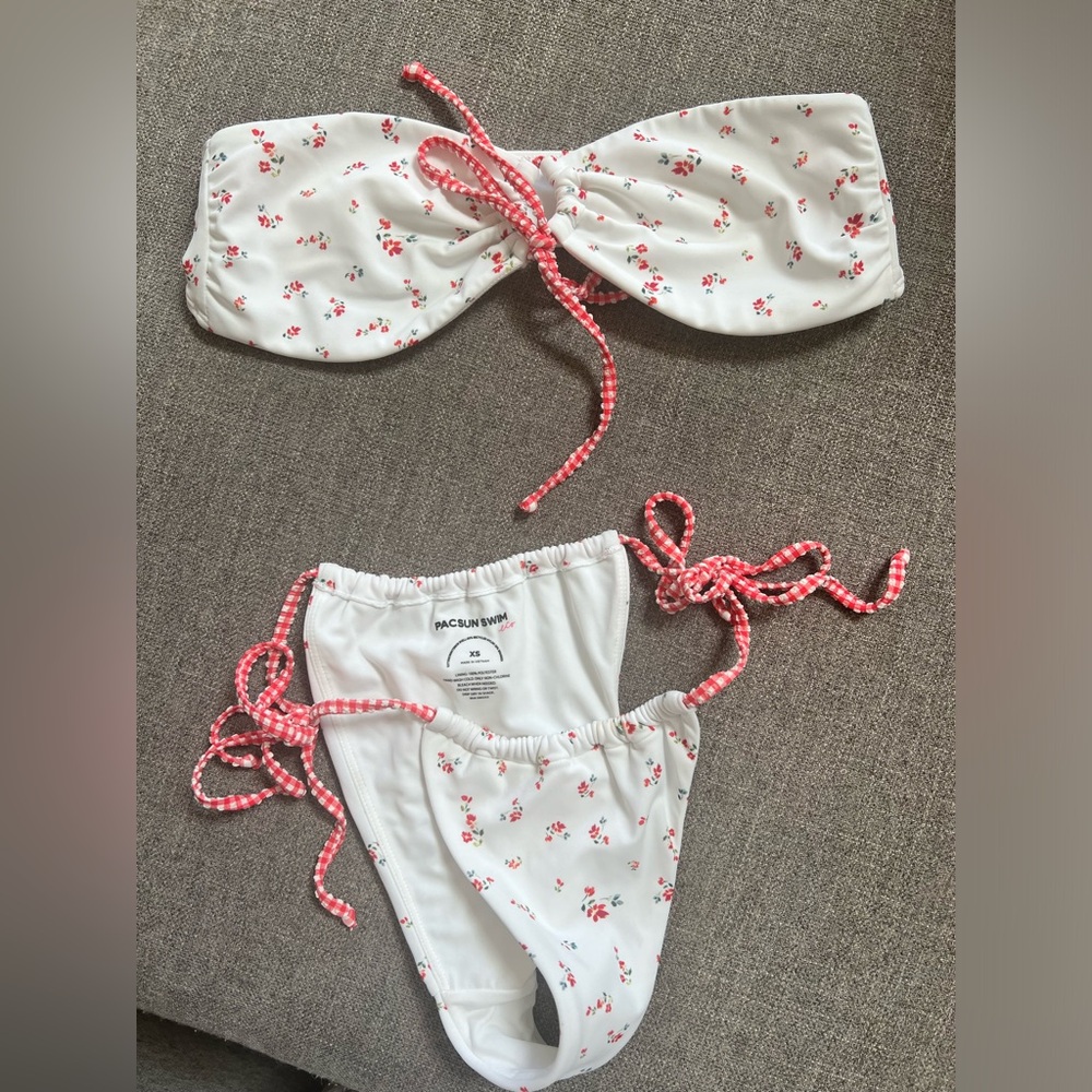 Bottoms xs top s Pacsun bikini never worn